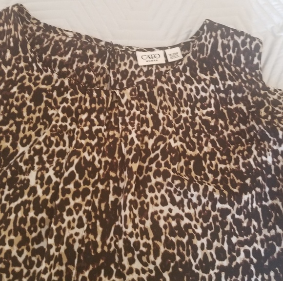 Animal print cold shoulder shirt - Picture 2 of 4